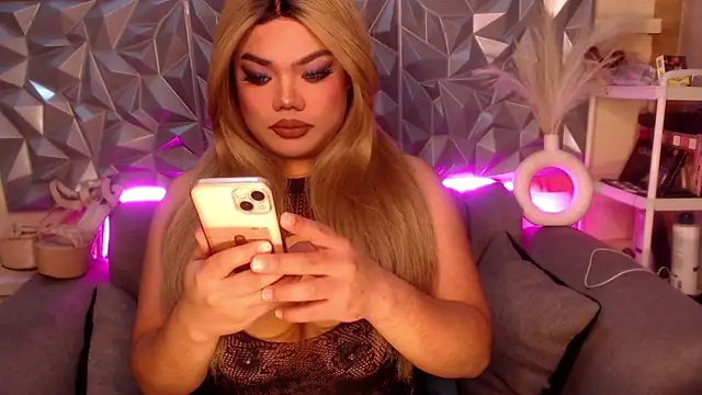 AlwaysHornyMia online show from 02.04.26