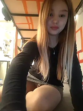 Snapshot of SherrylShaw chatting on 03.31.26 SherrylShaw online show from 03.31.26