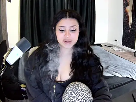 Nicole Pars online show from 02.23.26