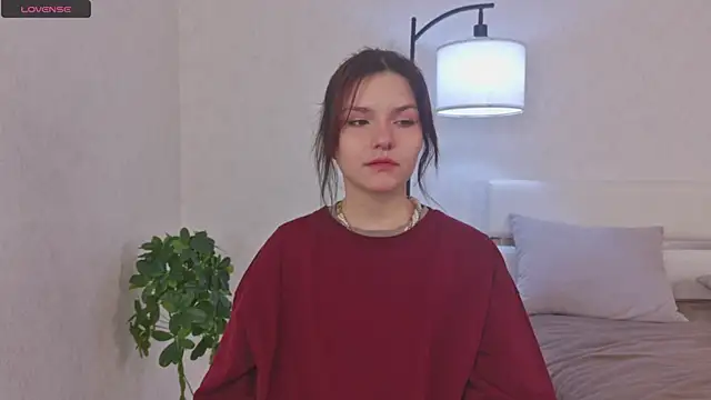 NyraVesperis online show from 04.20.26
