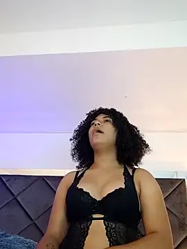 LunaaCurly online show from 02.25.26