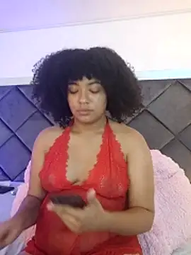 LunaaCurly online show from 04.10.26