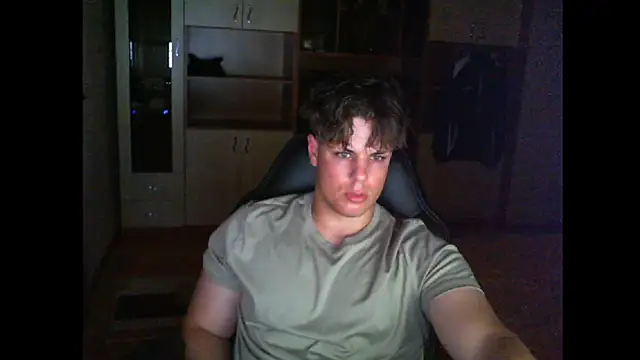 Snapshot of GymGuy0505 chatting on 06.05.26 GymGuy0505 online show from 06.05.26