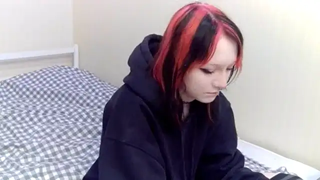 Snapshot of Shine_Luna chatting on 01.31.26 Shine Luna online show from 01.31.26