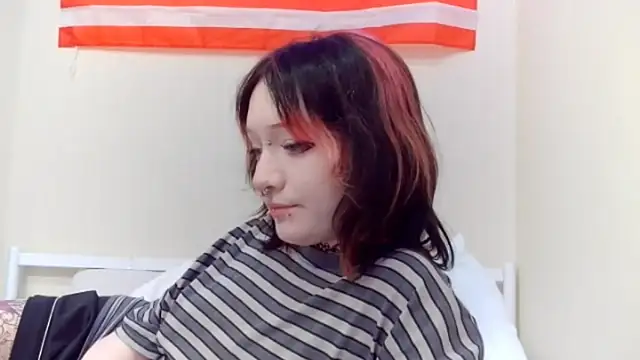 Snapshot of Shine_Luna chatting on 02.10.26 Shine Luna online show from 02.10.26