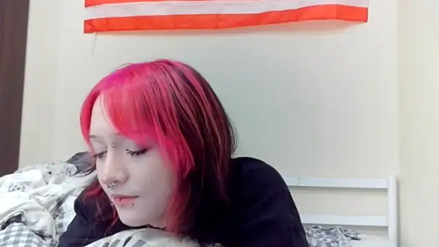 Snapshot of Shine_Luna chatting on 02.17.26 Shine Luna online show from 02.17.26