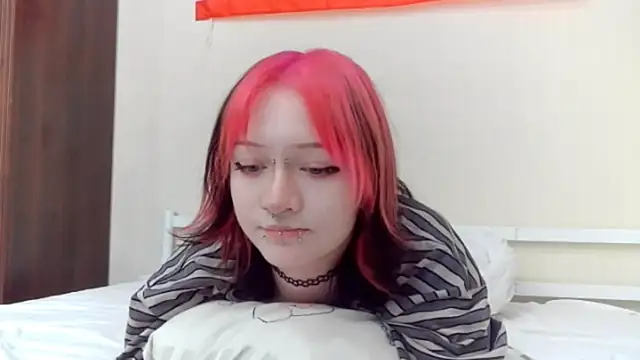 Snapshot of Shine_Luna chatting on 02.24.26 Shine Luna online show from 02.24.26