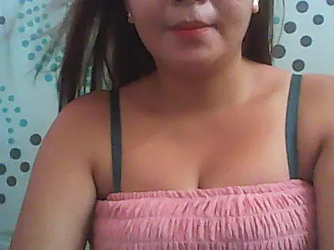 Snapshot of Chinita_charm chatting on 12.14.25 Chinita charm online show from 12.14.25