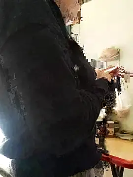 Snapshot of NovaMia chatting on 04.07.26 NovaMia online show from 04.07.26