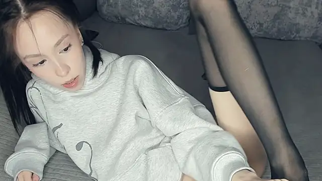 Emilllycutemurr online show from 04.05.26