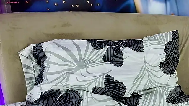 Snapshot of bella_moonlight_cr chatting on 02.08.26 bella moonlight cr online show from 02.08.26