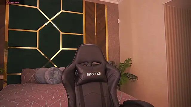 MollyyMayy online show from 03.27.26