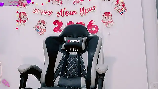 Snapshot of mia_eeeee chatting on 02.27.26 mia eeeee online show from 02.27.26