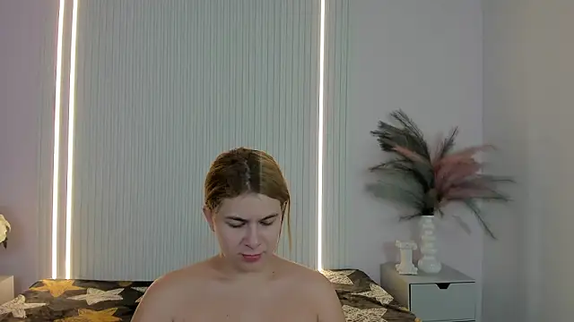 VivianOwen9 online show from 03.02.26