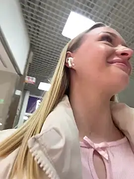 Snapshot of HelloAsh123 chatting on 03.04.26 HelloAsh123 online show from 03.04.26