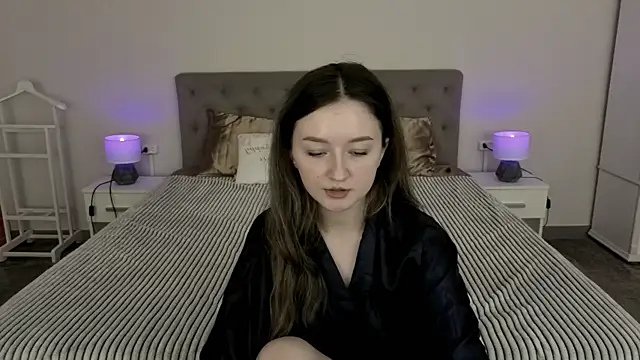 Snapshot of CyrenaLuxe chatting on 03.30.26 CyrenaLuxe online show from 03.30.26