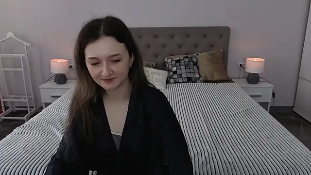 Snapshot of CyrenaLuxe chatting on 04.05.26 CyrenaLuxe online show from 04.05.26