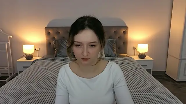 Snapshot of CyrenaLuxe chatting on 04.07.26 CyrenaLuxe online show from 04.07.26