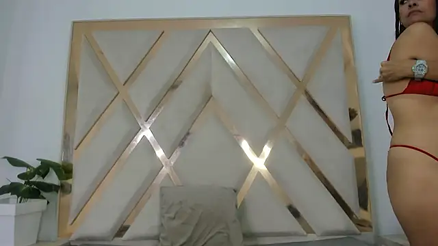 Snapshot of Selenaasm chatting on 02.02.26 Selenaasm online show from 02.02.26