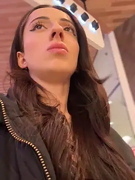 YeaLina online show from 12.23.25