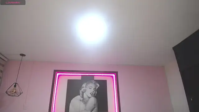 Kendall fox x online show from 12.23.25