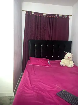 Sophia Moons  online show from 02.02.26