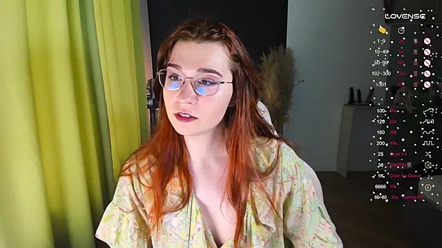 Snapshot of Ann_Couette chatting on 05.30.26 Ann Couette online show from 05.30.26