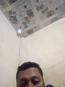 Snapshot of SHARIF12123 chatting on 12.18.25 SHARIF12123 online show from 12.18.25