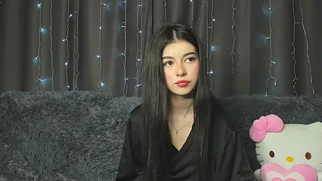 Snapshot of LisaColee chatting on 06.15.26 LisaColee online show from 06.15.26