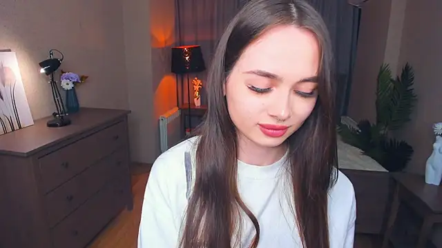 YvonneRobes online show from 02.06.26