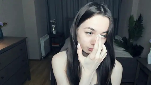 YvonneRobes online show from 02.20.26