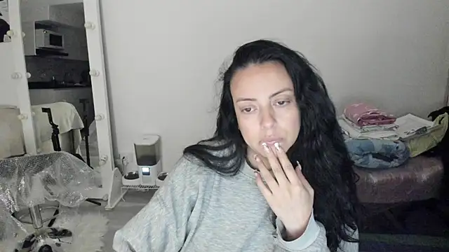 antonellablake  online show from 04.28.26