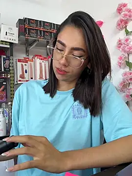 lunaluxury22 online show from 02.20.26