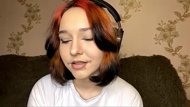 EmilyVeiro online show from 02.11.26