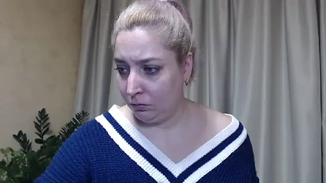 Snapshot of sweetpussy13 chatting on 01.29.25 sweetpussy13 online show from 01.29.25