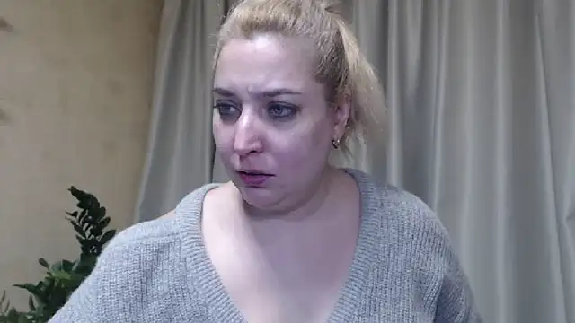 Snapshot of sweetpussy13 chatting on 03.11.25 sweetpussy13 online show from 03.11.25