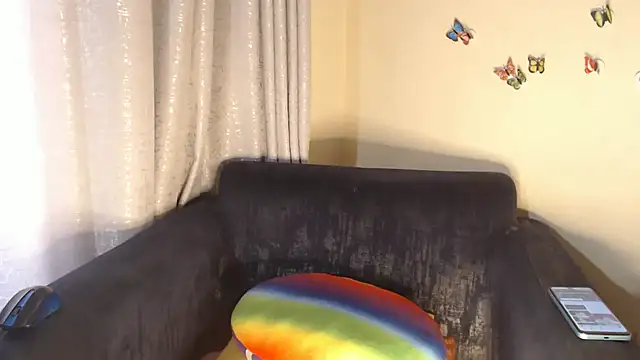 Snapshot of UzuriZahra01 chatting on 02.20.26 UzuriZahra01 online show from 02.20.26