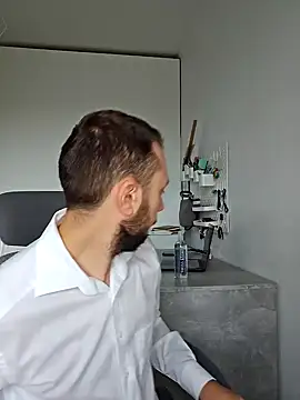 Lovebackground online show from 10.01.25