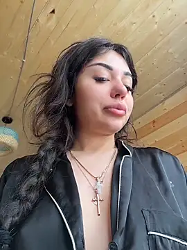 Snapshot of SilkyMira chatting on 04.19.26 SilkyMira online show from 04.19.26