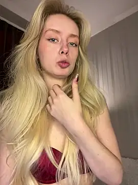 Snapshot of SunnyShiney chatting on 01.18.26 SunnyShiney online show from 01.18.26