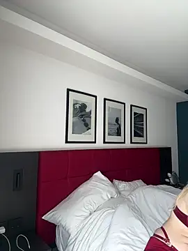 Snapshot of SunnyShiney chatting on 02.05.26 SunnyShiney online show from 02.05.26