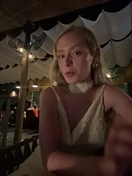 Snapshot of SunnyShiney chatting on 02.13.26 SunnyShiney online show from 02.13.26