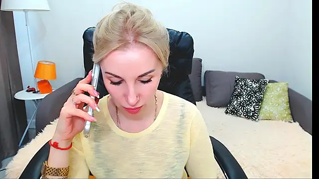 Snapshot of Hanna--Sweet chatting on 05.08.26 Hanna--Sweet online show from 05.08.26
