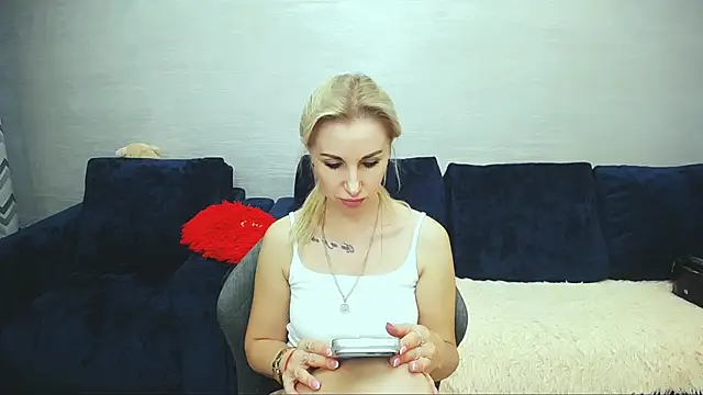 Snapshot of Hanna--Sweet chatting on 07.12.26 Hanna--Sweet online show from 07.12.26
