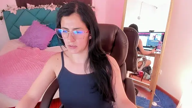 Isa Emm online show from 02.06.26