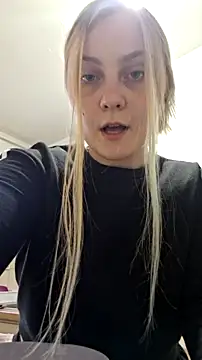 Snapshot of RebeFucksonn chatting on 04.18.26 RebeFucksonn online show from 04.18.26