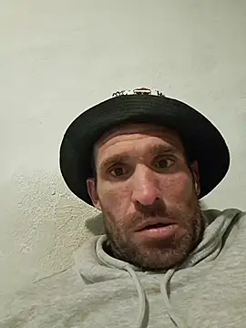 Snapshot of Good1Good4 chatting on 12.17.25 Good1Good4 online show from 12.17.25