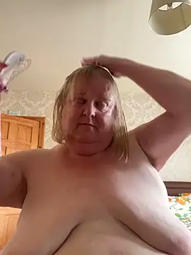 Curvy-Irish-CrystalX online show from 04.19.26