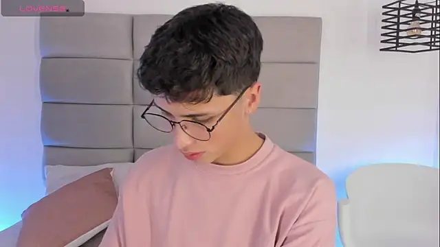 JoshClaarktt online show from 04.05.26