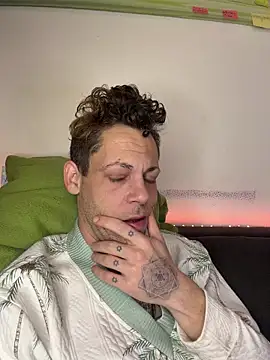 Snapshot of Robbigcum chatting on 01.18.26 Robbigcum online show from 01.18.26